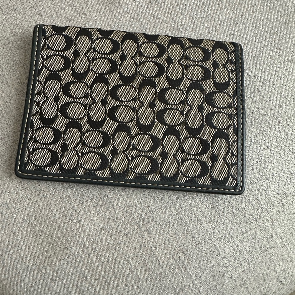 Coach Signature Black and Tan Card Wallet